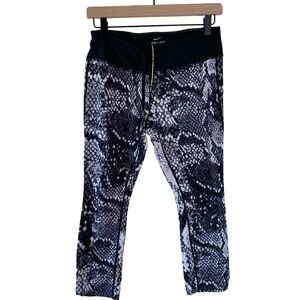 Nike Dri-Fit Women's Cropped Leggings Black/White With Drawstring Size Medium